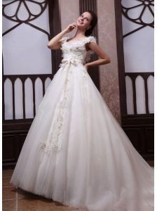 Ball Gown Scoop Appliques Tulle Wedding Dress with Chapel Train