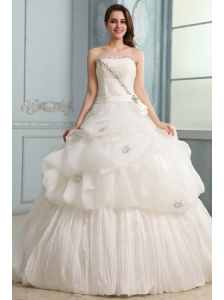 Ball Gown Strapless Beaded Decorate Wedding Dress with Brush Train