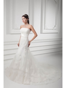 Clasp Handle A-line Strapless Lace Wedding Dress with Chapel Train
