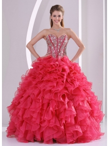 Red Ball Gown Sweetheart Ruffles and Beading Decorate Pretty Quinceanera Dresses in Sweet 16