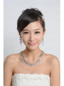 Dreamlike Rhinestone Dignified Necklace