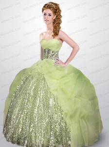 2015 Beautiful Sweetheart Yellow Green Quinceanera Dresses with Sequins
