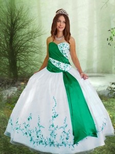 Discount Sweetheart Embroidery Quinceanera Dress in White and Green