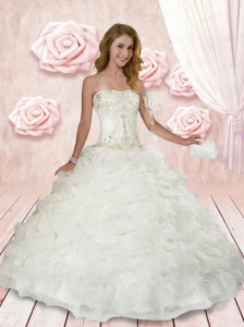 Luxurious Strapless White Quinceanera Dresses with Appliques and Ruffles