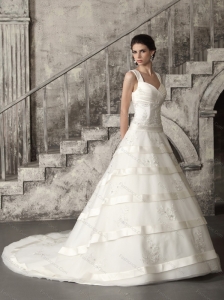 2015 New Beaded Brush Train Ruched Wedding Dresses in White