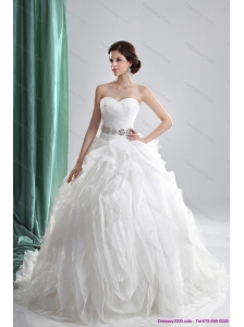 2015 New White Sweetheart Ruching Wedding Dresses with Brush Train and Beading