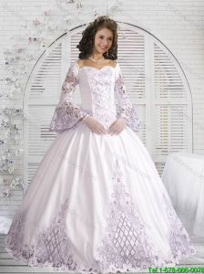 2016 Fashionable Laced Quinceanera Gowns with Hand Made Flowers