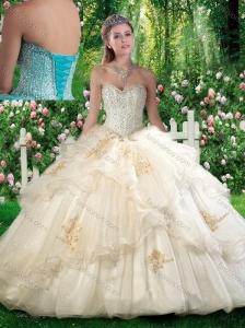 2016 Fashionable Quinceanera Dresses with Beading and Appliques