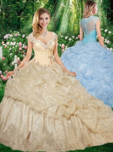 2016 Gorgeous Straps Brush Train Quinceanera Gowns with Beading