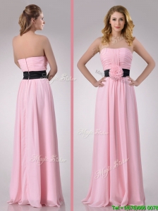 Modern Empire Chiffon Pink Long Dama Dresses for Quinceanera with Hand Crafted Flower
