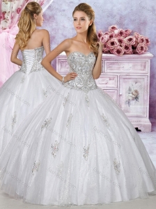 Low Price Tulle White Sweetheart Quinceanera Dress with Beading and Appliques