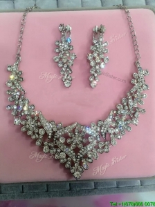 Hot Sale Silver Jewelry Set with Flower Shaped Rhinestone
