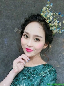 Classical Tiara with Blue Rhinestone