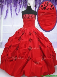 2017 Luxurious Strapless Applique and Bubble Red Quinceanera Dress in Taffeta