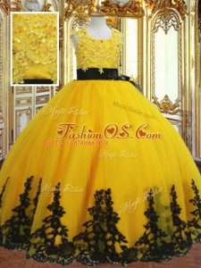 Gold Scalloped Neckline Lace and Appliques Little Girls Pageant Dress Wholesale Sleeveless Zipper