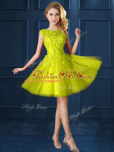 Enchanting Knee Length Yellow Wedding Guest Dresses Tulle Cap Sleeves Lace and Appliques