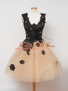 Custom Made Champagne Sleeveless Lace Knee Length Wedding Party Dress