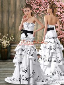 Deluxe A-line Sleeveless White Bridal Gown Sweep Train Backless