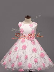 White Sleeveless Knee Length Appliques Zipper Little Girls Pageant Gowns
