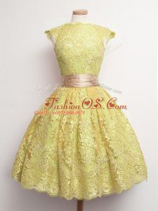 Knee Length Gold Court Dresses for Sweet 16 Lace Cap Sleeves Belt