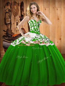 Fitting Sweetheart Sleeveless Satin and Tulle Quinceanera Dress Appliques and Embroidery Lace Up