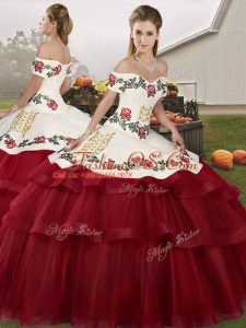 Romantic Embroidery and Ruffled Layers Quince Ball Gowns Wine Red Lace Up Sleeveless Brush Train