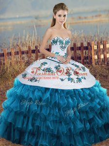 Sweetheart Sleeveless Vestidos de Quinceanera Floor Length Embroidery and Ruffled Layers and Bowknot Blue And White Organza