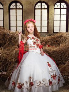 Hot Sale White Little Girl Pageant Gowns Wedding Party with Embroidery Off The Shoulder Sleeveless Lace Up