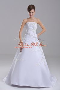 Ideal Strapless Sleeveless Taffeta Wedding Gowns Embroidery Brush Train Lace Up