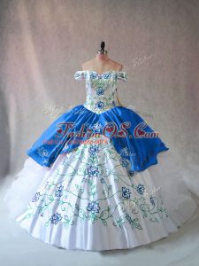 Deluxe Organza Off The Shoulder Sleeveless Lace Up Embroidery and Ruffles Vestidos de Quinceanera in Blue And White