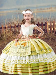 Off The Shoulder Sleeveless Lace Up Little Girl Pageant Gowns Yellow Satin
