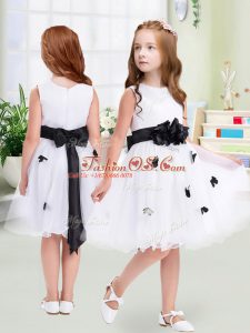 White Scoop Neckline Appliques and Hand Made Flower Flower Girl Dress Sleeveless Zipper