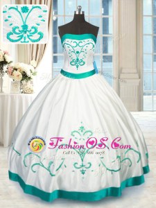Modest White Quinceanera Gowns Military Ball and Sweet 16 and Quinceanera and For with Beading and Embroidery Strapless Sleeveless Lace Up