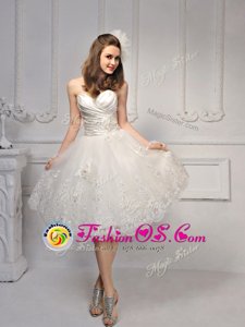 Pretty Sleeveless Knee Length Lace Lace Up Wedding Gowns with White
