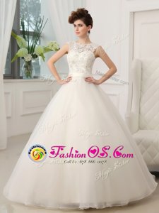Scoop Sleeveless Beading and Appliques Zipper Wedding Dress