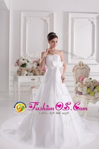 Sleeveless Lace and Bowknot Lace Up Bridal Gown with White Court Train