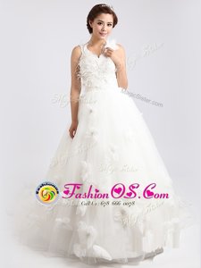 Scoop V-neck Sleeveless Wedding Dresses Sweep Train Appliques and Hand Made Flower White Tulle