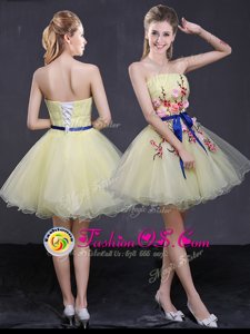 Light Yellow Sleeveless Mini Length Appliques and Belt Lace Up