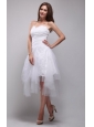 Elegant A-Line / Princess Strapless Knee-length Lace and Tulle Ruch White Wedding Dress