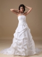 Elegant A-line Strapless Court Train Taffeta Appliques Wedding Dress