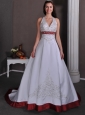 Luxurious A-line Halter Wedding Dress Chapel Train Satin Appliques With Beading
