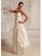 Fashionable Sweetheart A-line Wedding Dress With Ruch and Beading Hand Made Flower Taffeta