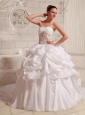 Sweetheart Appliques and Pick-ups Ball Gown Wedding Gowns With Chapel Train