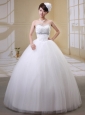 2013 Rhinestones Decorate Bodice Wedding Gowns With Sweetheart Tulle