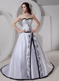 Sweetheart A-line Embroidery Taffeta Dropped Classical Custom Made Wedding Dress