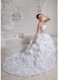 2013 Sweetheart Appliques and Pick-ups Ball Gown Wedding Dress With Chapel Train