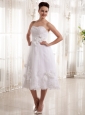 Lovely Hand Made Flowers and Lace Wedding Dress With Sweetheart Tea-length