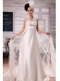 Luxurious Clasp Handle Lace Wedding Dress With Chapel Train Applqiues With Beading