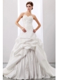 Custom Made Wedding Gowns Princess Pick-ups and Appliques Sweetheart With Taffeta
