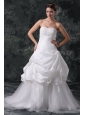 Luxurious A-Line Sweetheart Appliques and Beading Lace Up Wedding Dress